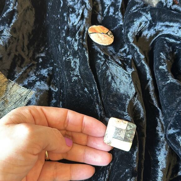Scallops black crushed black velvet retro  80's button front blouse - Picture 6 of 7